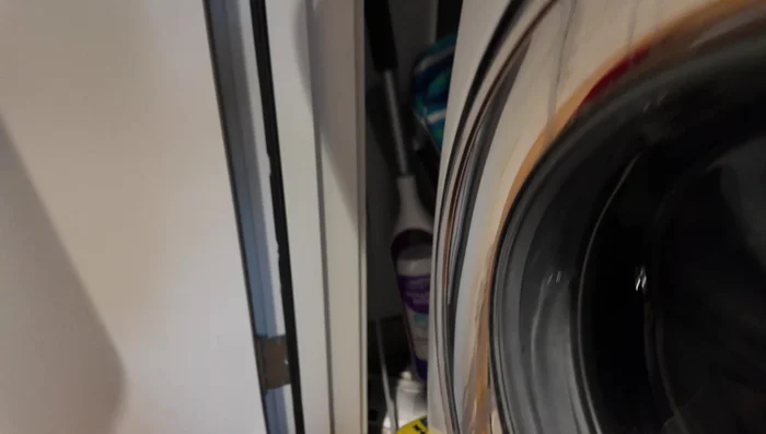 Add a small amount of white vinegar to the fabric softener dispenser.