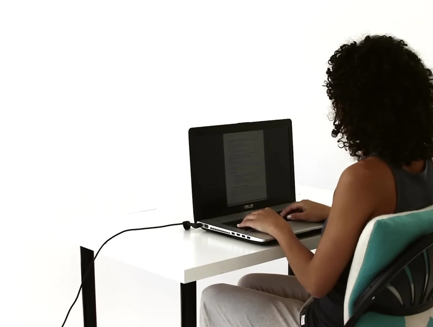 Image highlighting the contrast between the body's natural movement and modern sedentary lifestyles.
