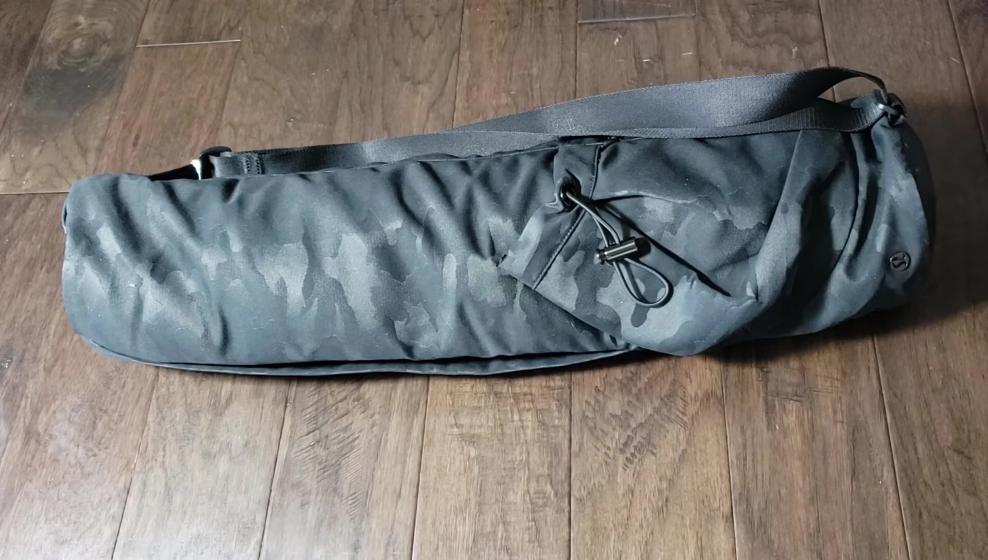 Close-up of the Lululemon bag's material and tag.