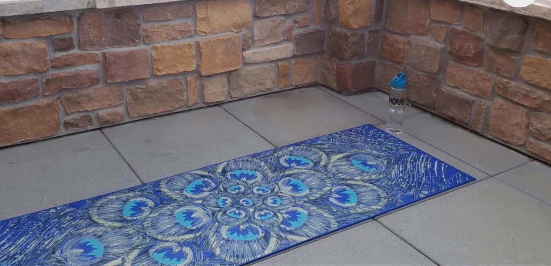 Beginner yogi using the Gaiam mat