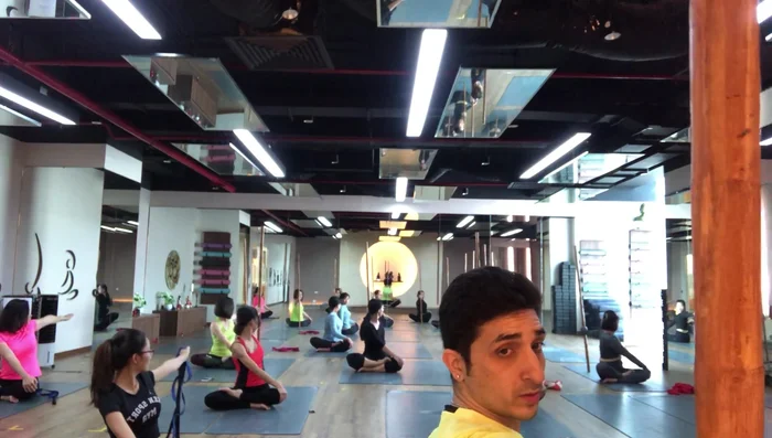 Exercise involving inhaling and leg movements