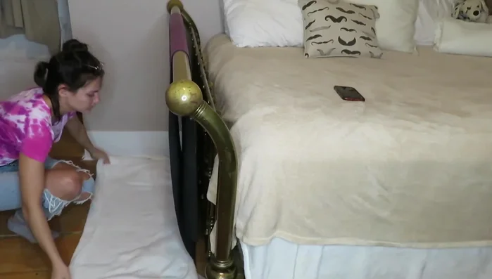 Hang the mat to dry completely (overnight is recommended).