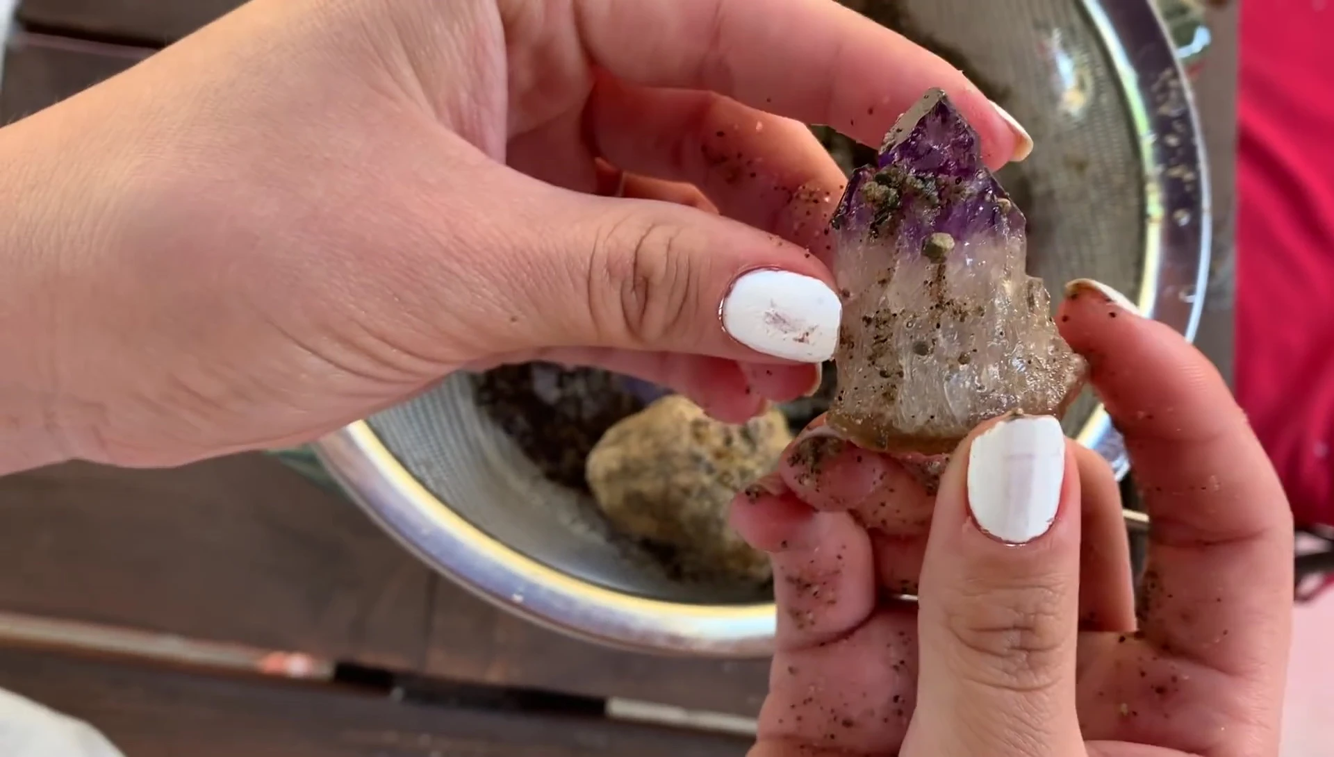 The beautiful amethyst point discovered.